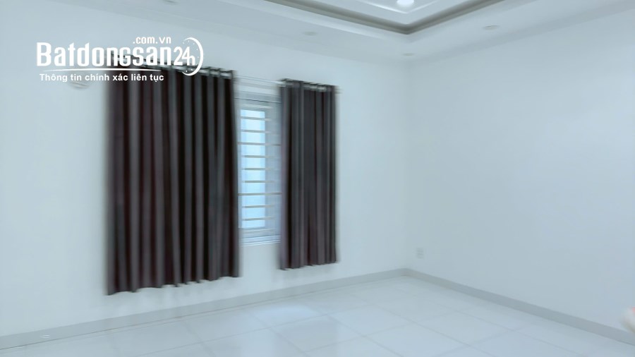 Cần cho thuê Nhà Nguyên Căn 3 Lầu - 3 PN có FULL nội thất Như Hình ở KDC 13E Intresco